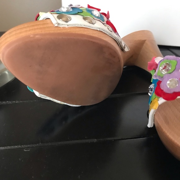 Manolo Blahnik Heels - Picture 3 of 8